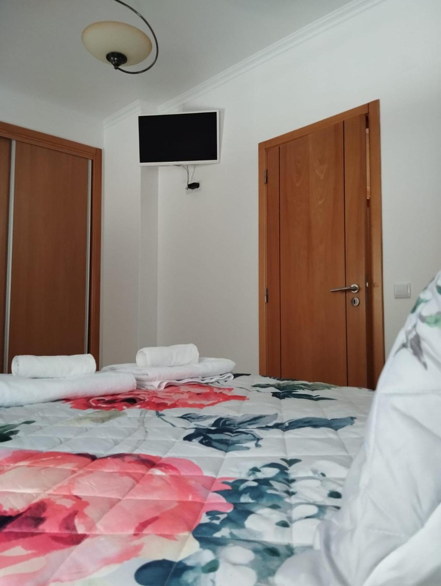 Julia House Holidays נאזרה מראה חיצוני תמונה