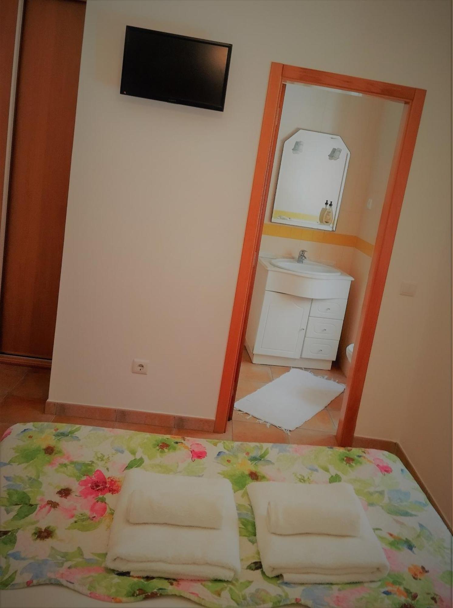 Julia House Holidays נאזרה מראה חיצוני תמונה